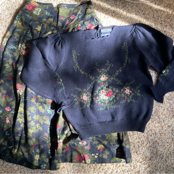 Herman Geist Vintage Floral Pleated Skirt with Pockets - Picture 9 of 9